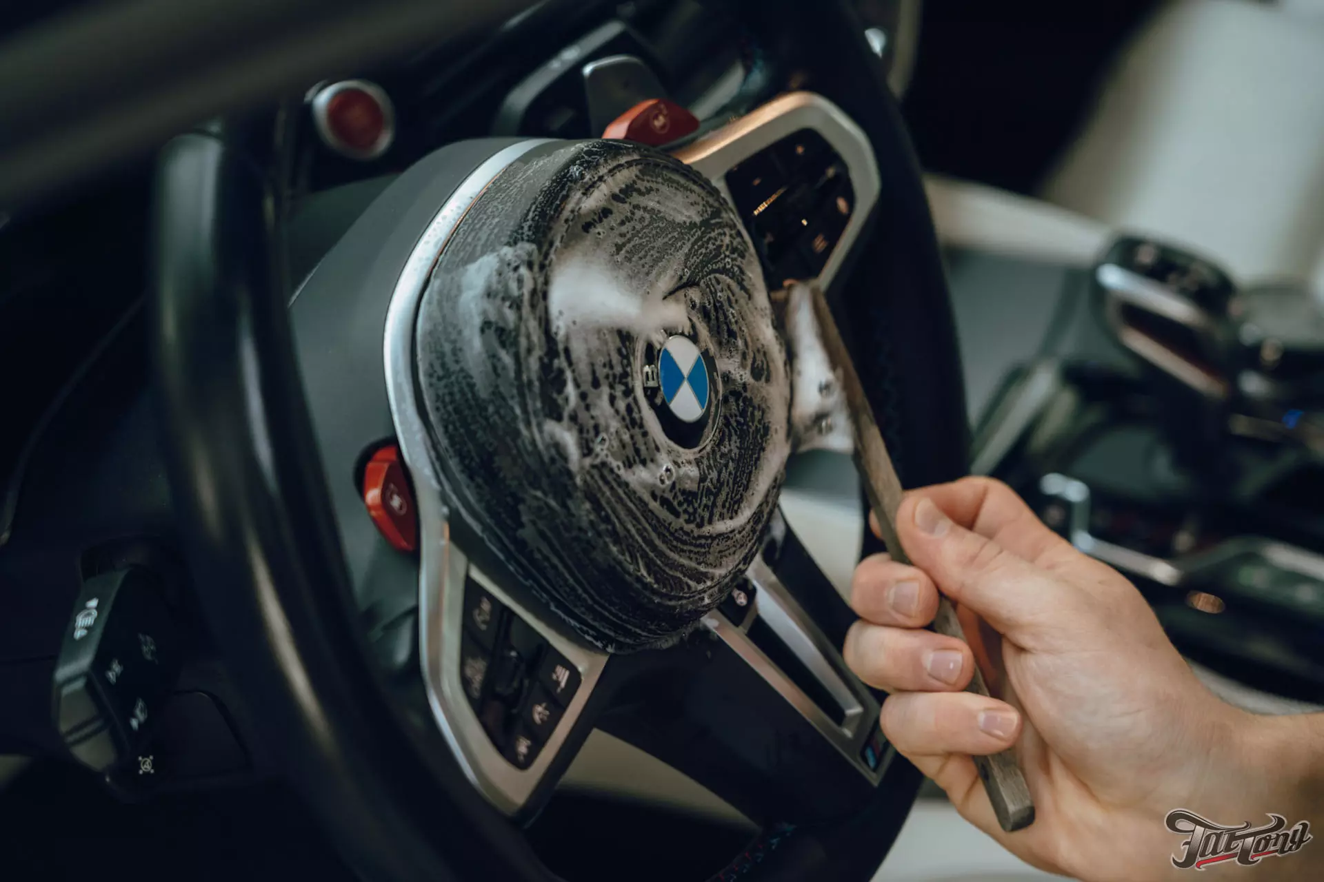 BMW M5. Новые кованые диски. Окрас дисков. Ремонт капота. Детейлинг